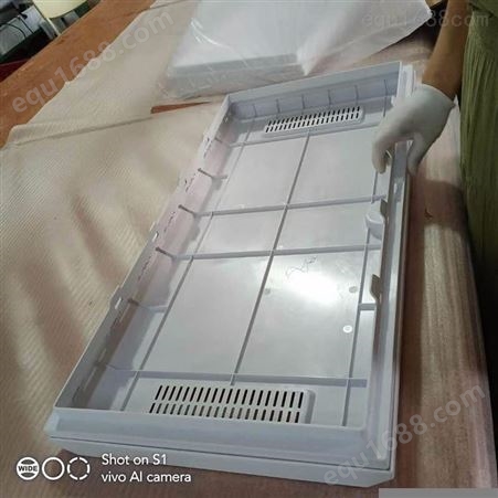 上海一东注塑加工塑料门订制更衣柜配件订制生产储物柜板材配件组合柜注塑加工制造生产
