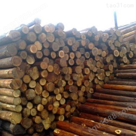 防洪杉木桩尺寸 胜洁木业 驳岸杉木桩出售